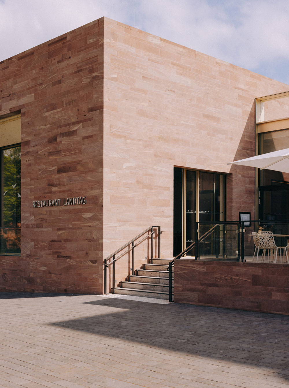 Restaurant Esszimmer — Landtag Mainz von Außen