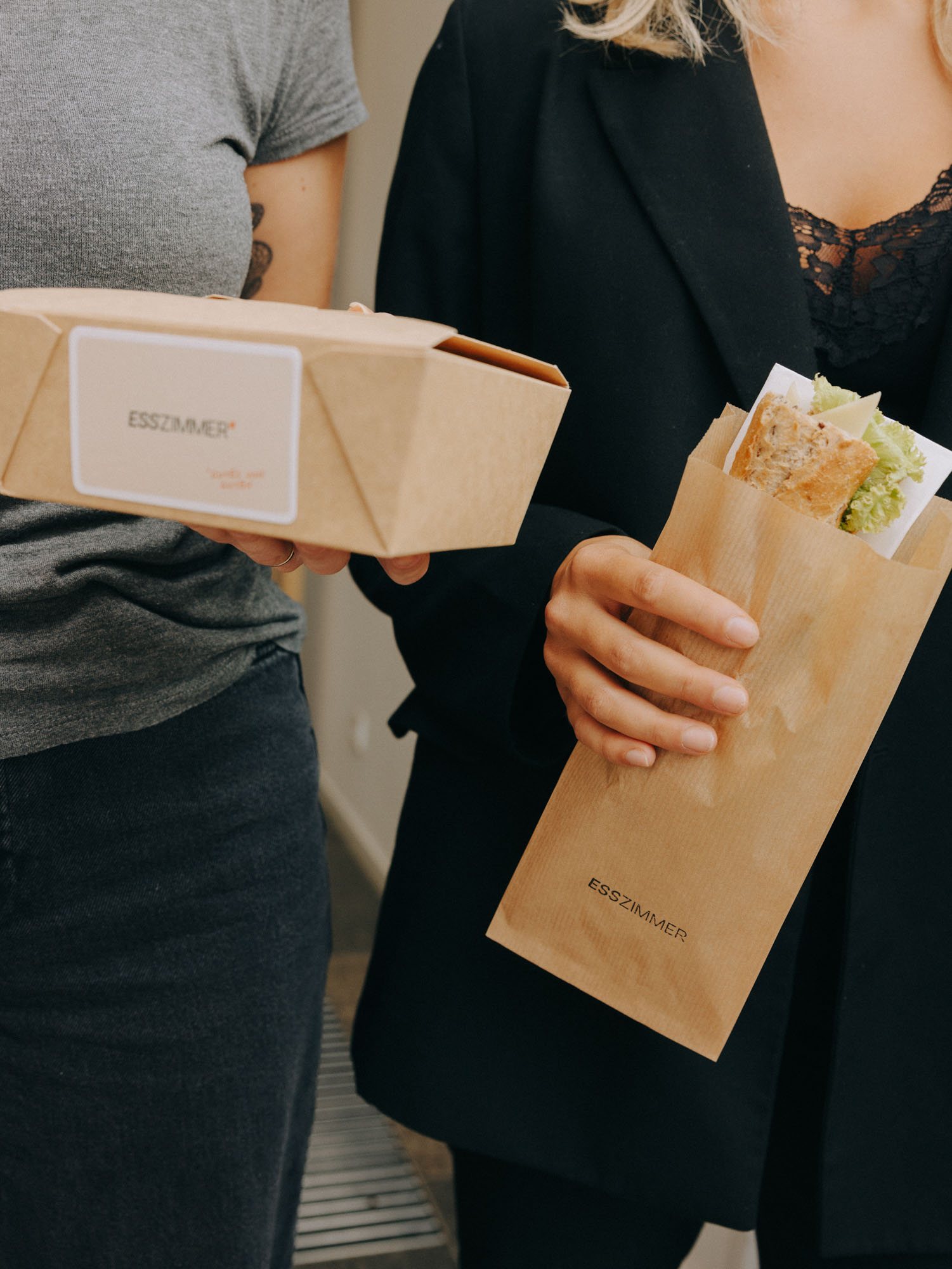 Speisen in Take-Away Boxen verpackt